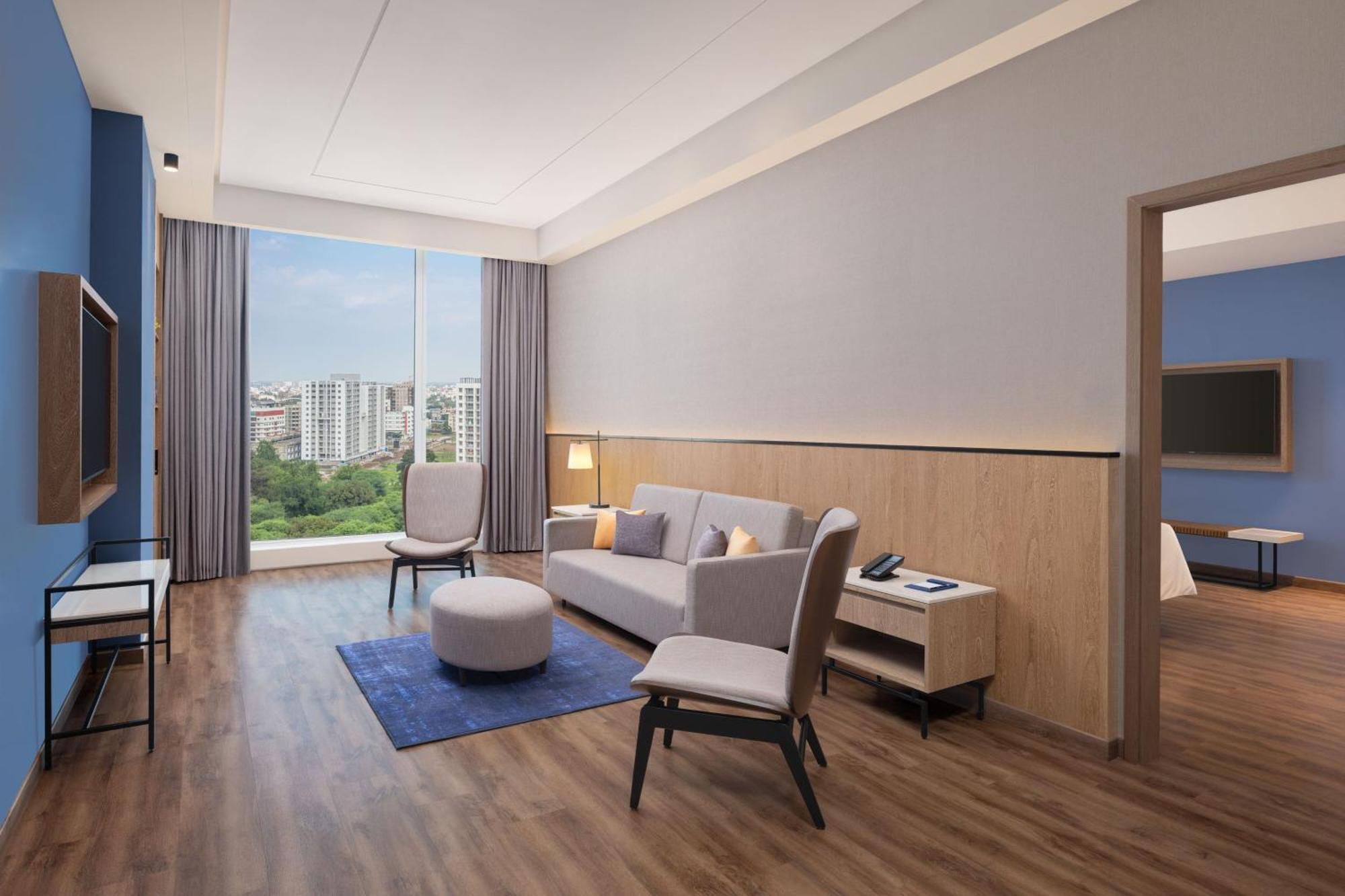 Four Points By Sheraton Нашик Екстериор снимка