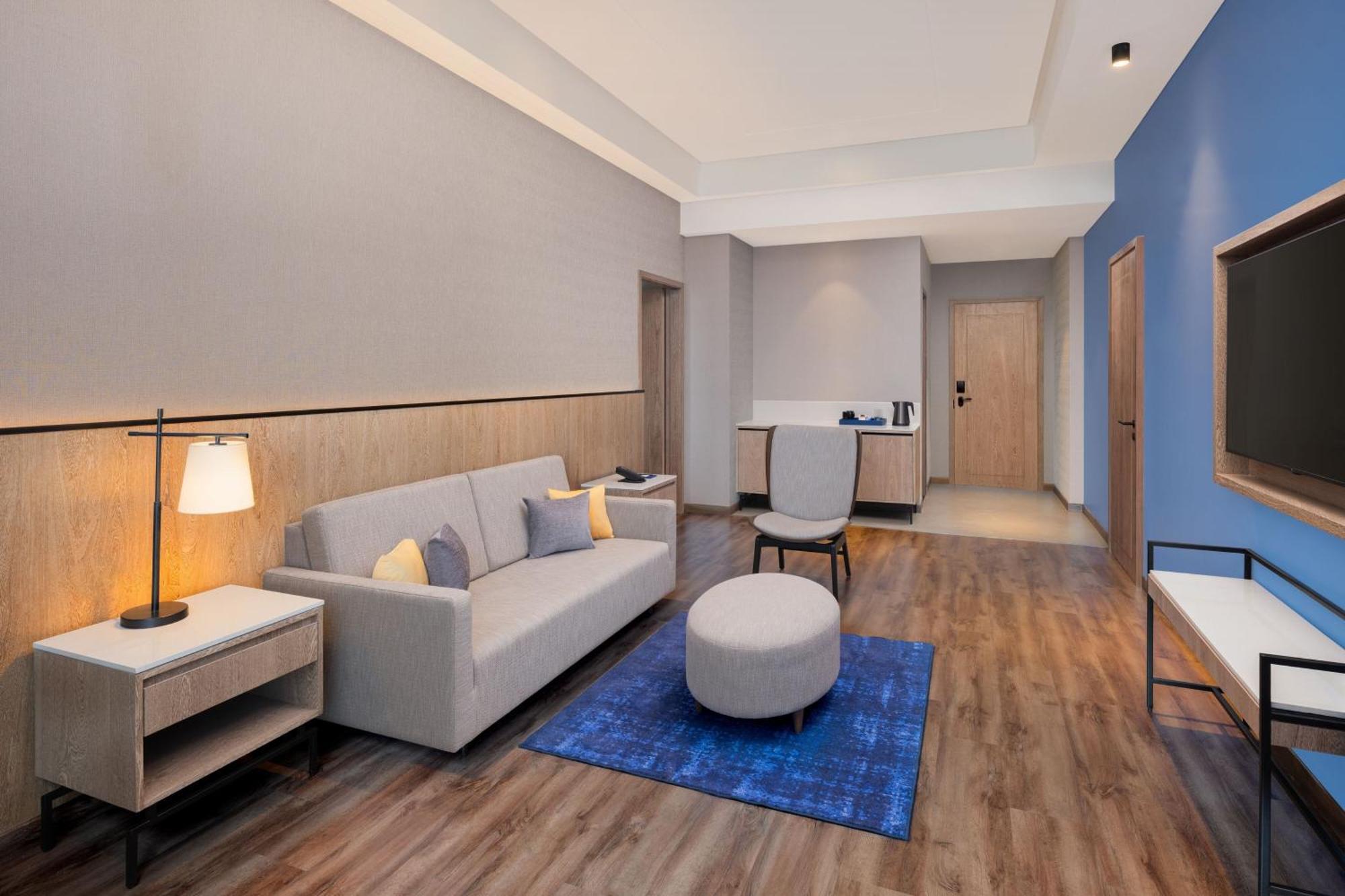 Four Points By Sheraton Нашик Екстериор снимка