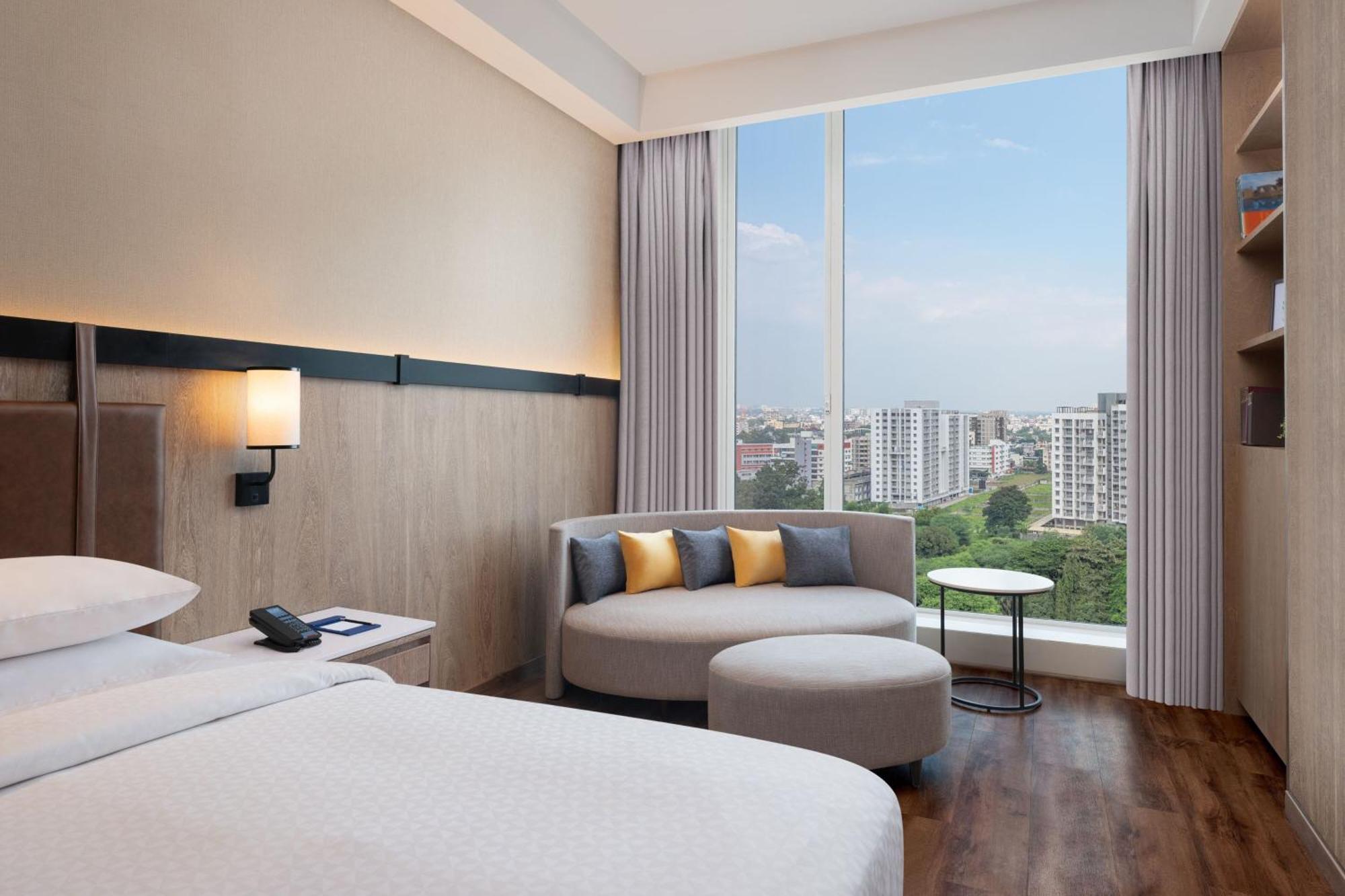 Four Points By Sheraton Нашик Екстериор снимка
