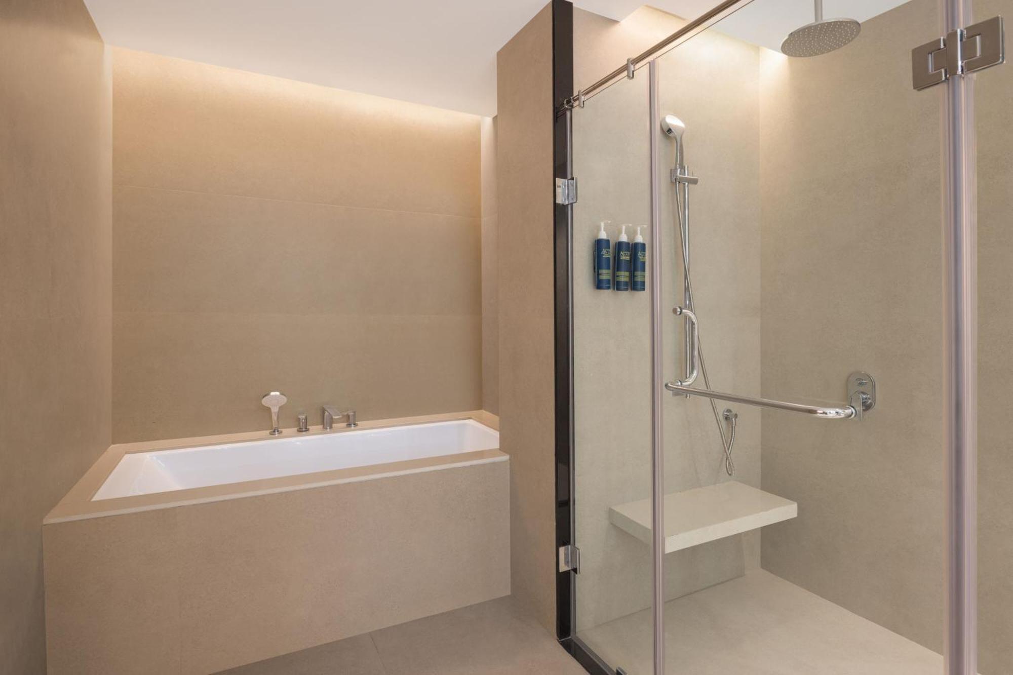 Four Points By Sheraton Нашик Екстериор снимка