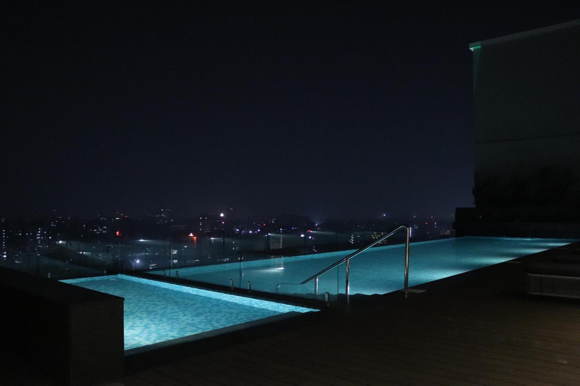 Four Points By Sheraton Нашик Екстериор снимка