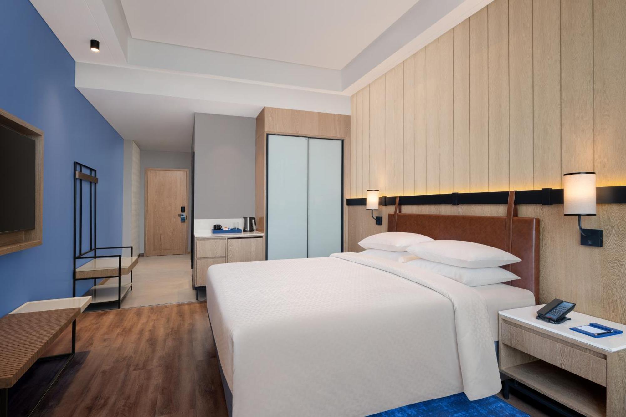 Four Points By Sheraton Нашик Екстериор снимка