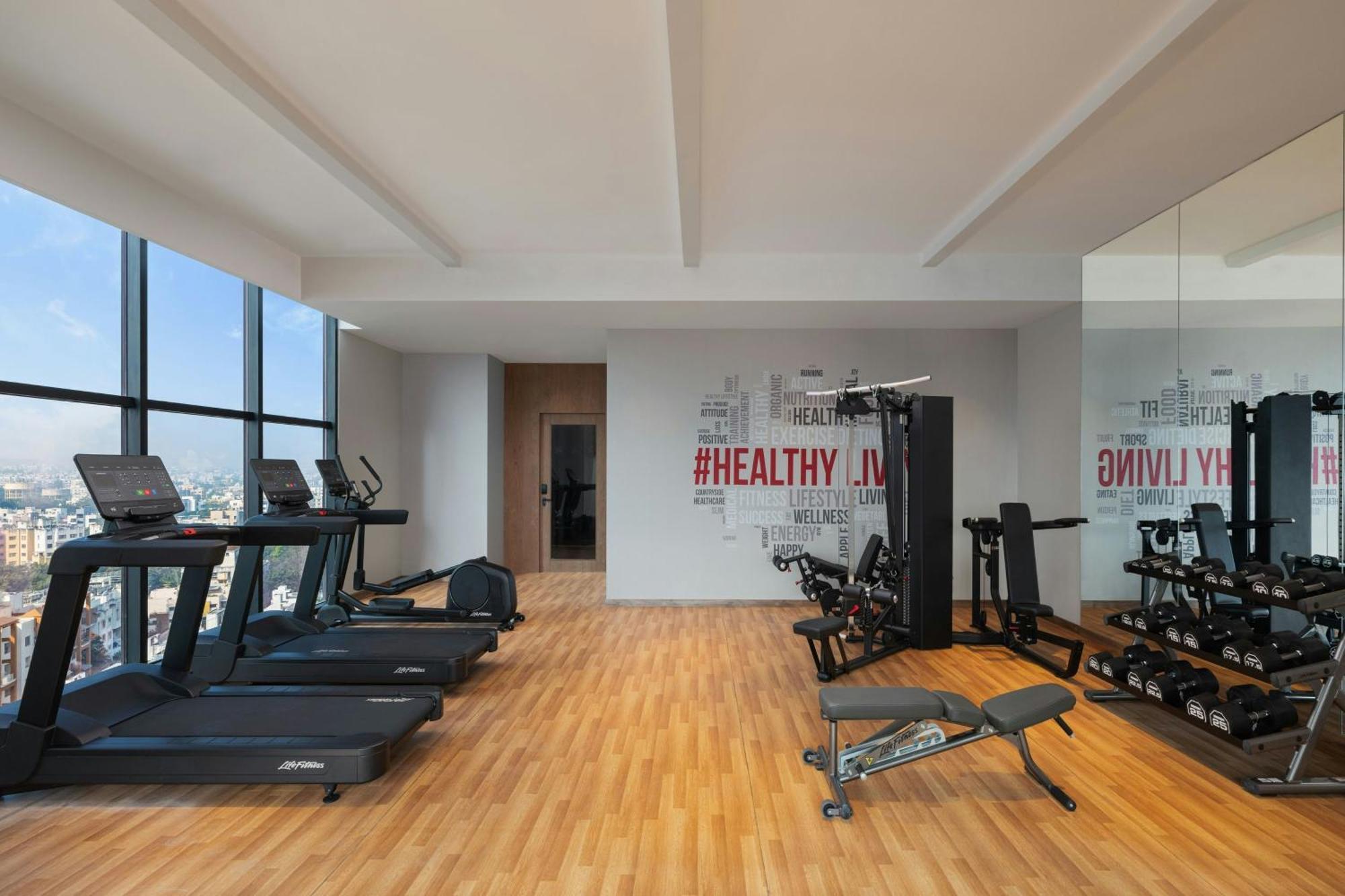 Four Points By Sheraton Нашик Екстериор снимка