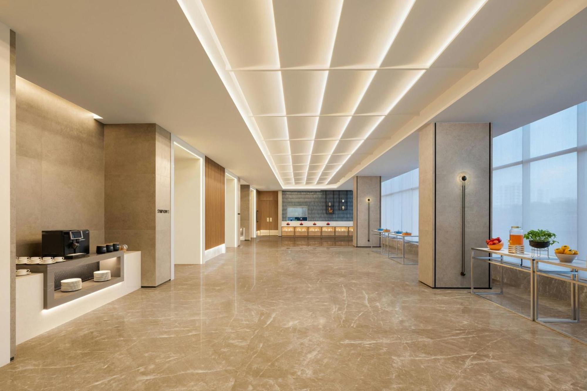 Four Points By Sheraton Нашик Екстериор снимка