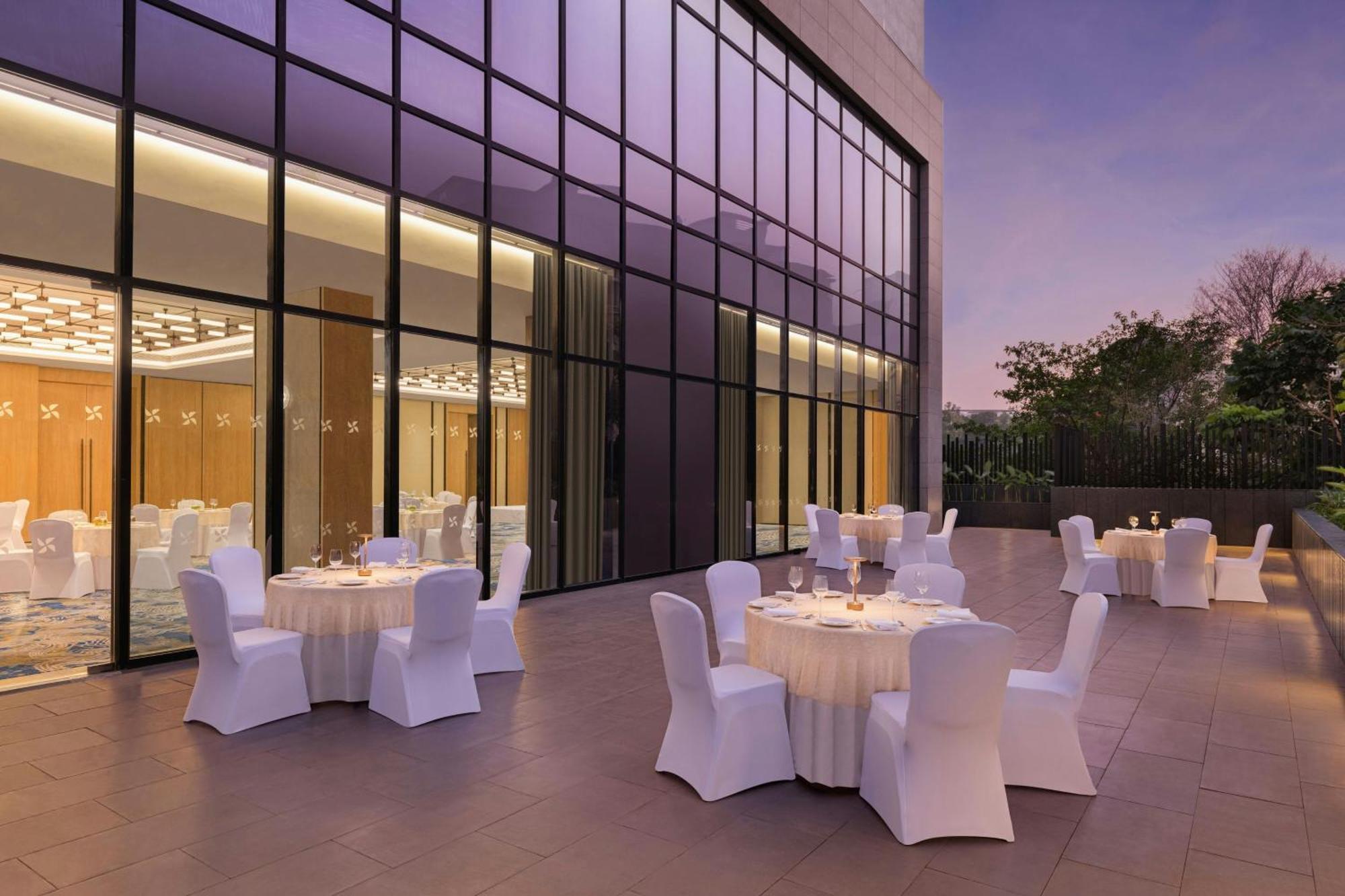 Four Points By Sheraton Нашик Екстериор снимка